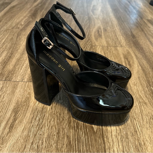 Madden Girl Womens Dion Black Block Heel Platform Heels 7 BHFO 5164 - Picture 2 of 8